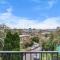 Stylish Sophistication with Leafy Newcastle Views! - 纽卡斯尔