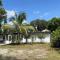 Pool home - new, spacious, central and close to beach - Seminole
