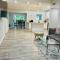 Pool home - new, spacious, central and close to beach - Seminole