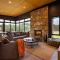 Artisan Gunyulgup - Luxe Lakeside Wellness Hideaway