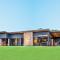 Artisan Gunyulgup - Luxe Lakeside Wellness Hideaway