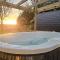 Campsie Luxury Pods with hot tub - Glasgow