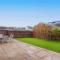 Stylish 6 Bedroom 3 Bathroom Detached House with Free Parking, Super-Fast Wifi, Pool Table, Smart TVs with Netflix by Yoko Property - Milton Keynes