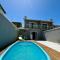 Casa de Hóspedes com Piscina em Porto Belo