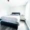 2 Homes, 1 Stay-7BR Niagara Falls Compound