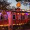Refugio madera estilo árabe con estatuas, estanques y un pequeño zoo - Albacete