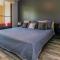 3rd-floor space with modern décor recently renovated viewing over pool in Coco