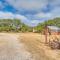 11 Mi to LBJ State Park - Couples Cabin Retreat! - Hye