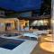 Casa em buzios c piscina e 4 suítes