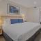 Affordable & Cozy CBD getaway with Free wine!!