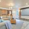 Spacious Stockbridge Manor Pool Table, 2 Kitchens