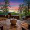 2bed 1bath Cabin with Mountain View, Hot Tub and grilling deck - Elf