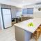 Dolphin Court - 4 BR Apartment with Pool