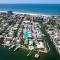 180° Bay Views, Newly Remodeled, Walk to Beach - Fort Myers Beach