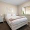 Kennedy House - Cosy & Comfortable, Sleeps 7