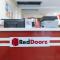 RedDoorz Plus near Uptown BGC Mall - Manila