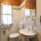 2 Bedroom Lovely Home In Sillano