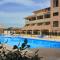 Seaside Modern Flat with Pool Queens Gardens 211