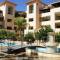 Seaside Modern Flat with Pool Queens Gardens 211