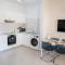 Seaside Modern Flat with Pool Queens Gardens 211