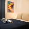 Seaside Modern Flat with Pool Queens Gardens 211