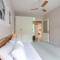 2BR Flat W Modern Touches - 王子岛群