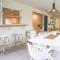Four Palms, 8 min walk to Beach- Pet Friendly