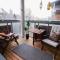 Red Modern Rustic Retreat w SAUNA near Mall and Aalto - إسبو