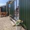 Unique Double Shepherd's Hut Hideaway - Pembrokeshire - 哈佛威斯特