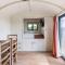 Unique Double Shepherd's Hut Hideaway - Pembrokeshire - 哈佛威斯特