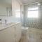Villa Luna- Pool with Jacuzzi by the Beach - إِستيبونا