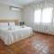 Villa Luna- Pool with Jacuzzi by the Beach - إِستيبونا