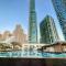 Classic Retreat in JBR with Private Beach Access - Dubaj