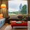 Timber Chalet Lodges with Hot Tubs - 斯基普顿
