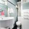 500Mbps WiFiStudio 1min from Attiki metro station - Athen