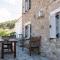 Caviro-traditional Stone House In Chora