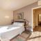 Sleep & Stay- Luxury top floor apt with terrace