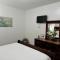 Paramount 3-Bedroom Apartment with Parking