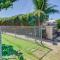 Ewa Beach Apartment about 1 Mi to Puʻuloa Beach Park!