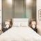 Naples Calming Waves Luxury Home 4-3 - نيبلس