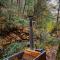 Creek Side Cabin with Wood Fired Hot Tub and Fire Pit - 新米尔福德