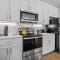 Chic 2br2ba Apt Near Uark, Trails, Amp Pool - روجرز