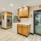 4 Mi to Beach Pet-Friendly Home in Naples! - Naples