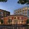 Stylish Split-Level Penthouse Loft with Parking
