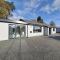 Modern & Spacious 5 Bedroom Bungalow with Parking Near Brecon Beacons & Bike Park Wales - Cefn-coed-y-cymmer