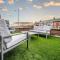 Spacious Apartment With A Terrace Style Rooftop - 克利夫利斯