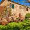 Podere Mencoini, stylish villa with private pool and olive garden - Scrofiano