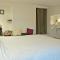 Little Suite - Nathan