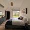 CR MARIPOSA RENTALS Lakeview PENTHOUSE with office space, pool, gym, tennis