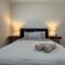 Amazing Lincoln Home with Pool and Hot Tub - لنكن